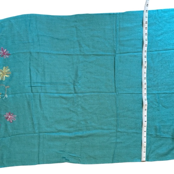 Scarf/Shawl. Teal and Floral Embroidery. Pashmina Designed. Great Condition! - Picture 8 of 8